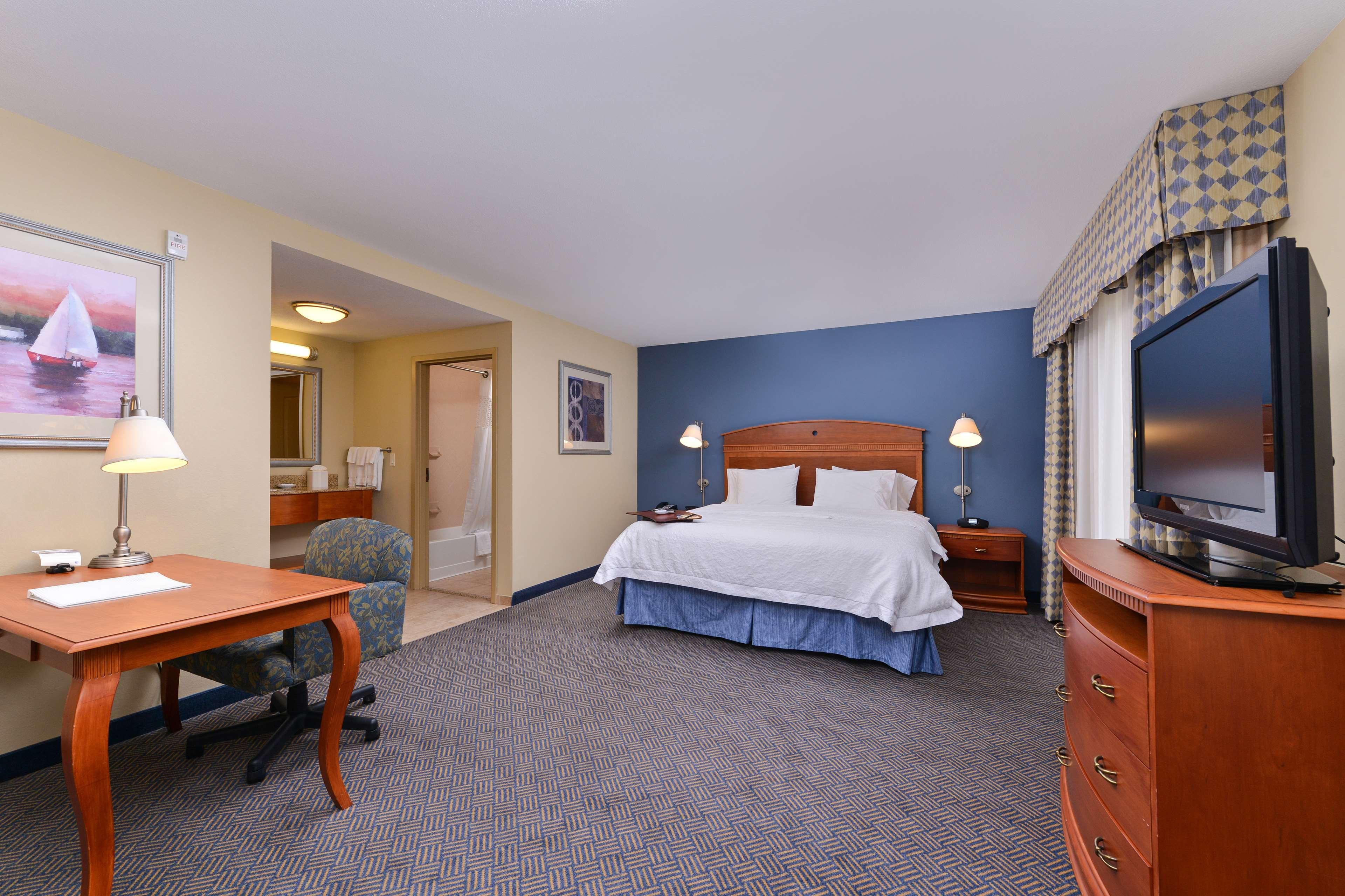 Hampton Inn Эванстон Экстерьер фото