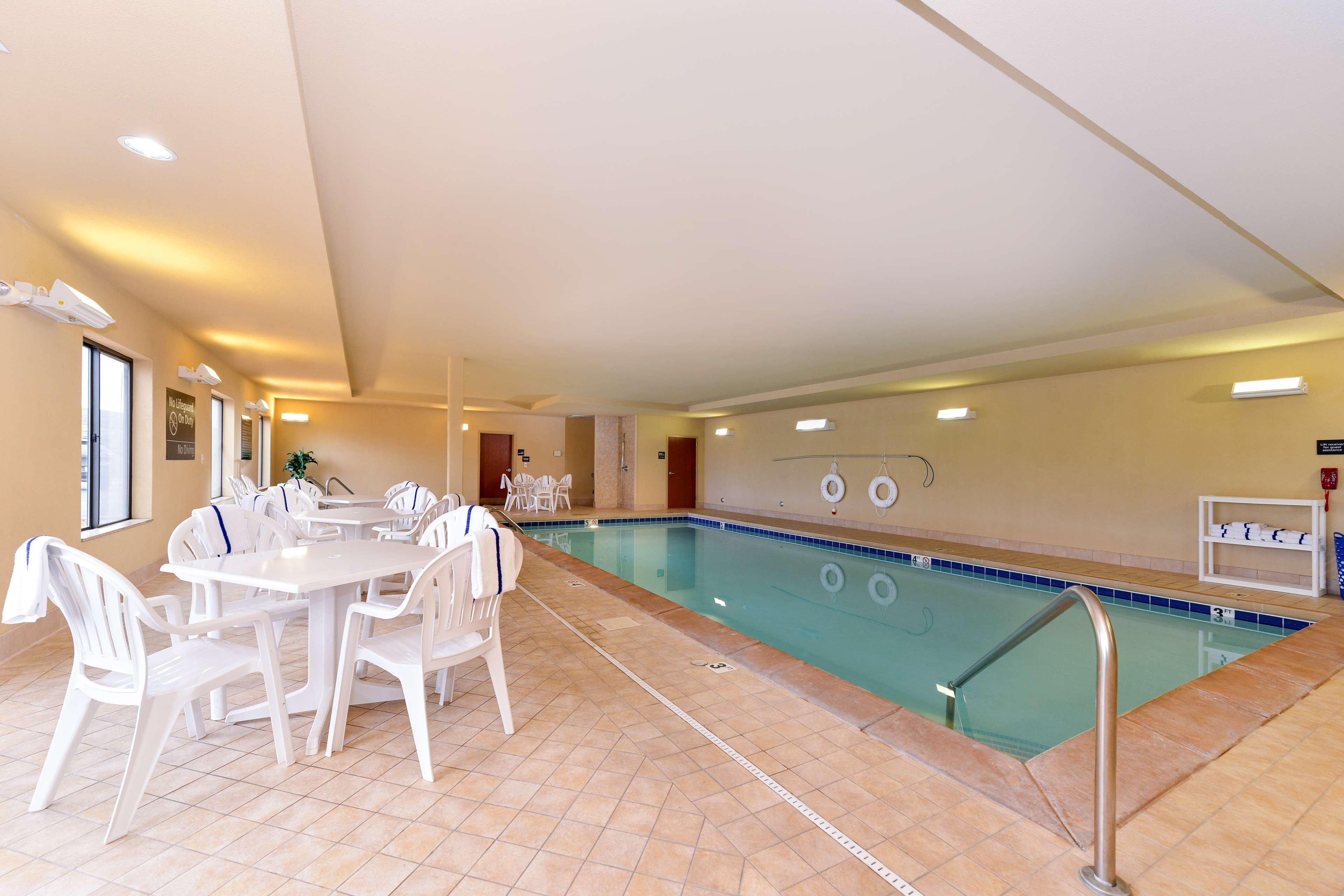 Hampton Inn Эванстон Экстерьер фото