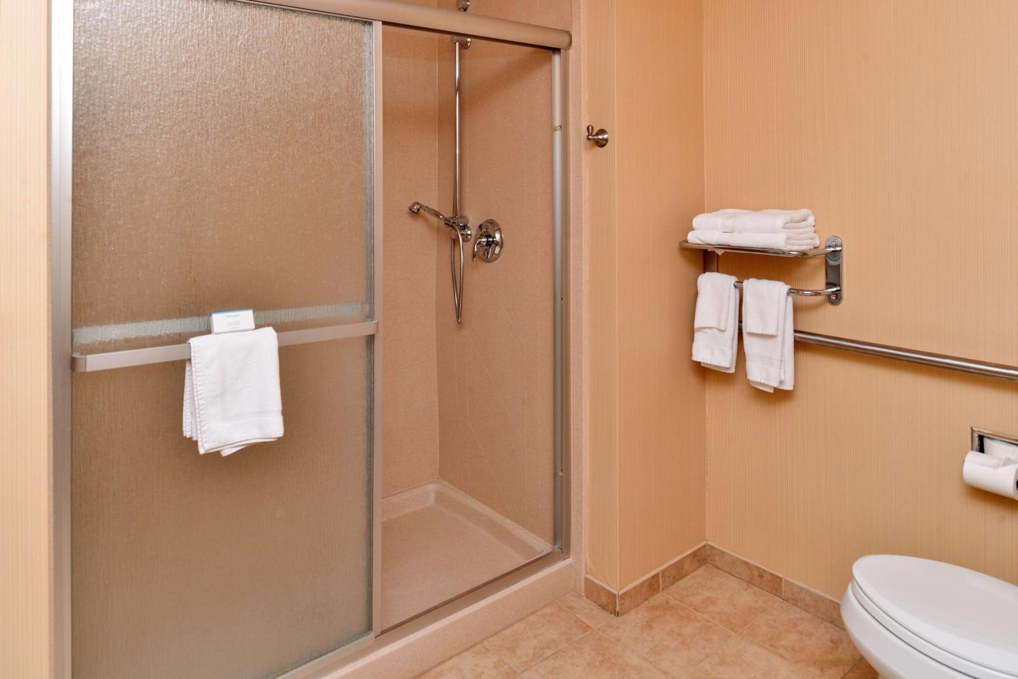 Hampton Inn Эванстон Экстерьер фото