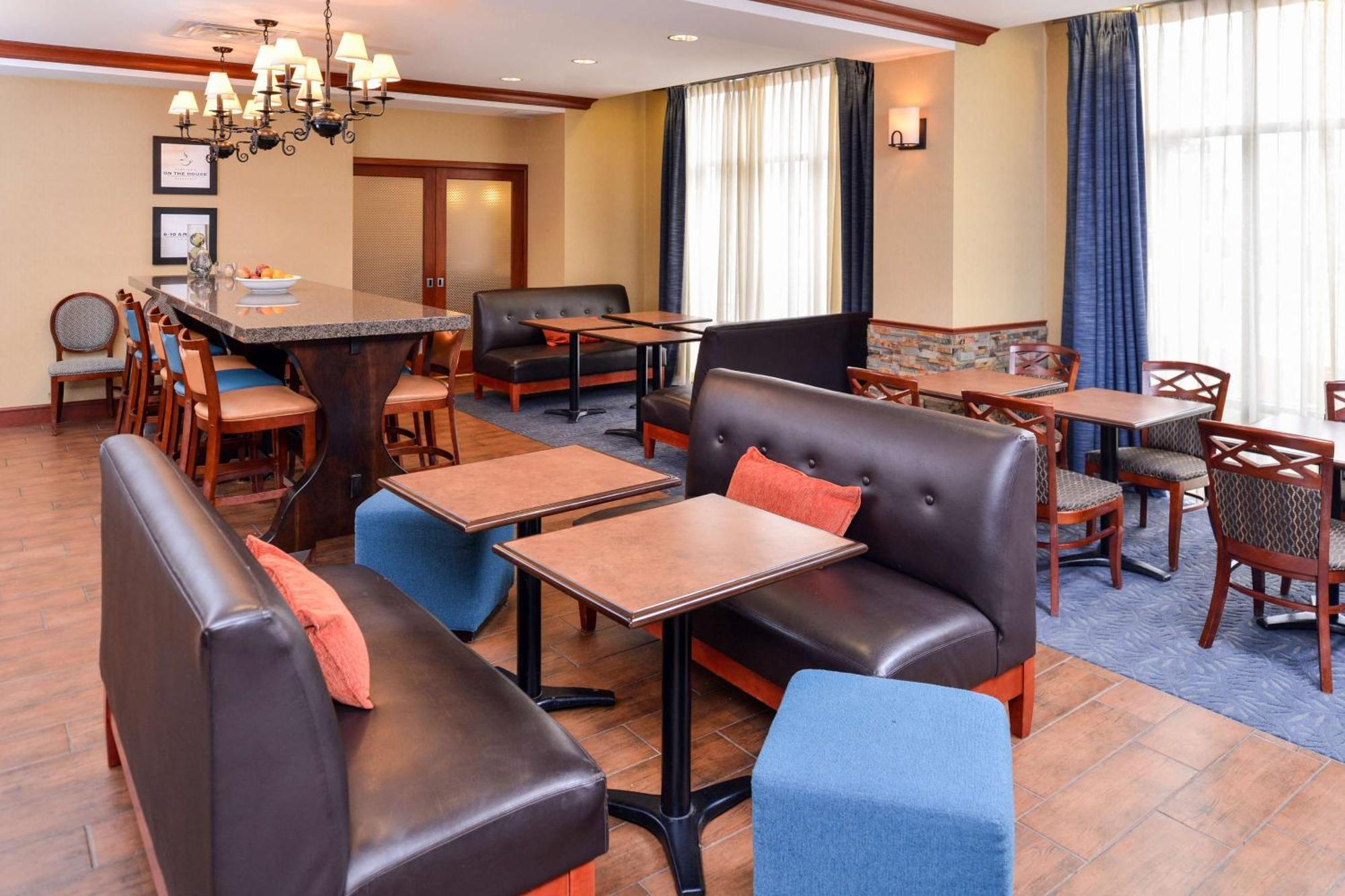 Hampton Inn Эванстон Экстерьер фото