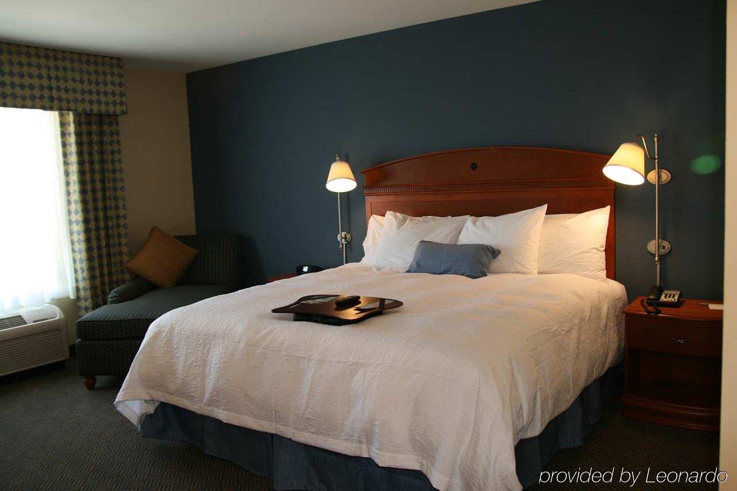 Hampton Inn Эванстон Номер фото