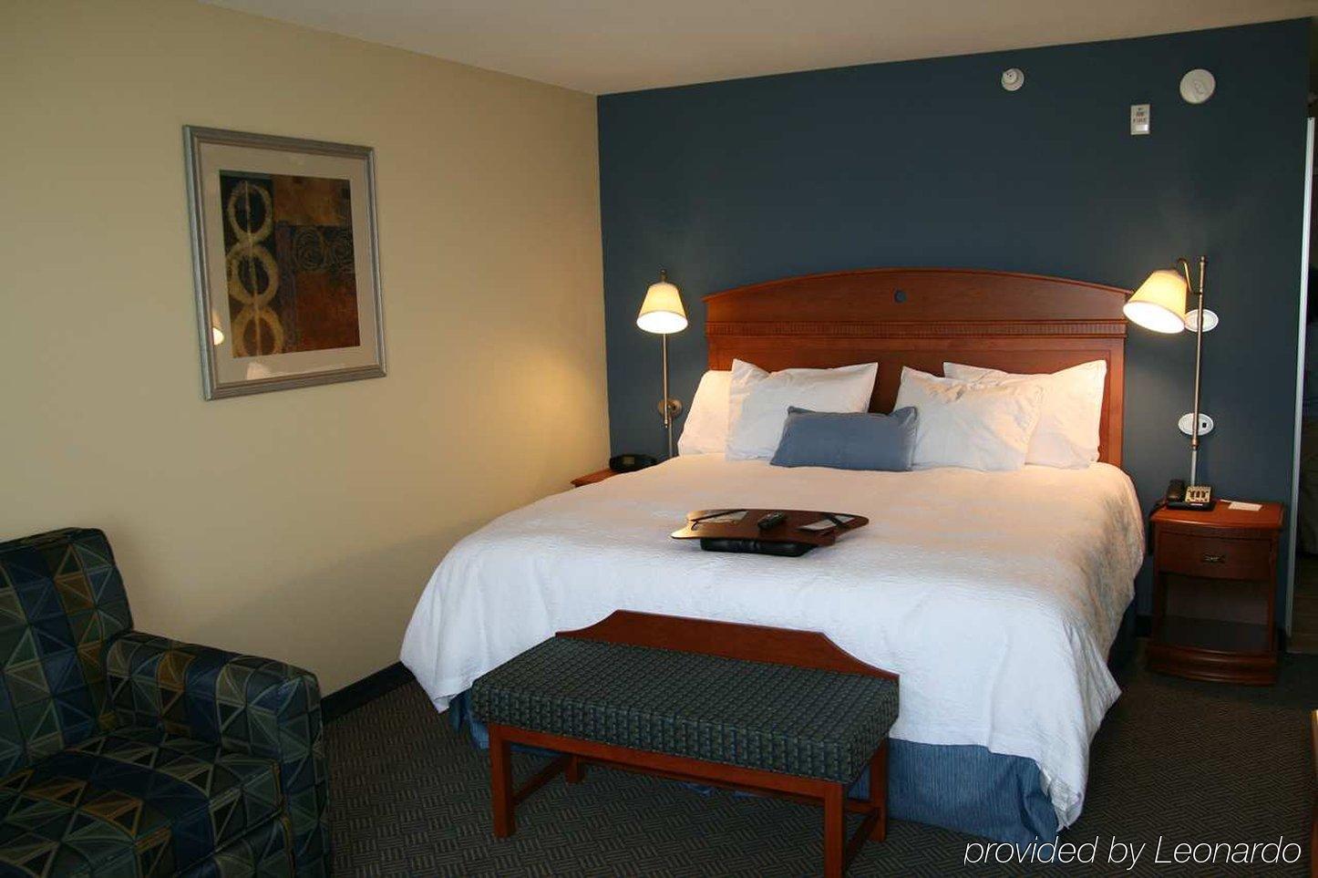 Hampton Inn Эванстон Номер фото