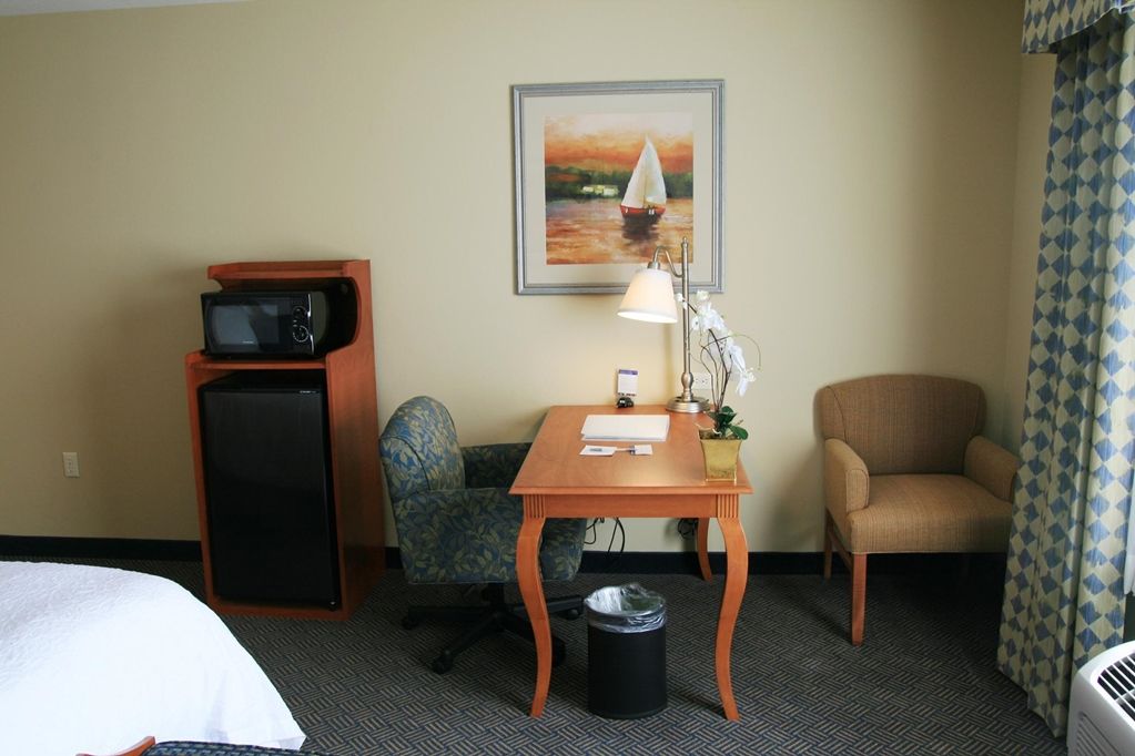 Hampton Inn Эванстон Номер фото